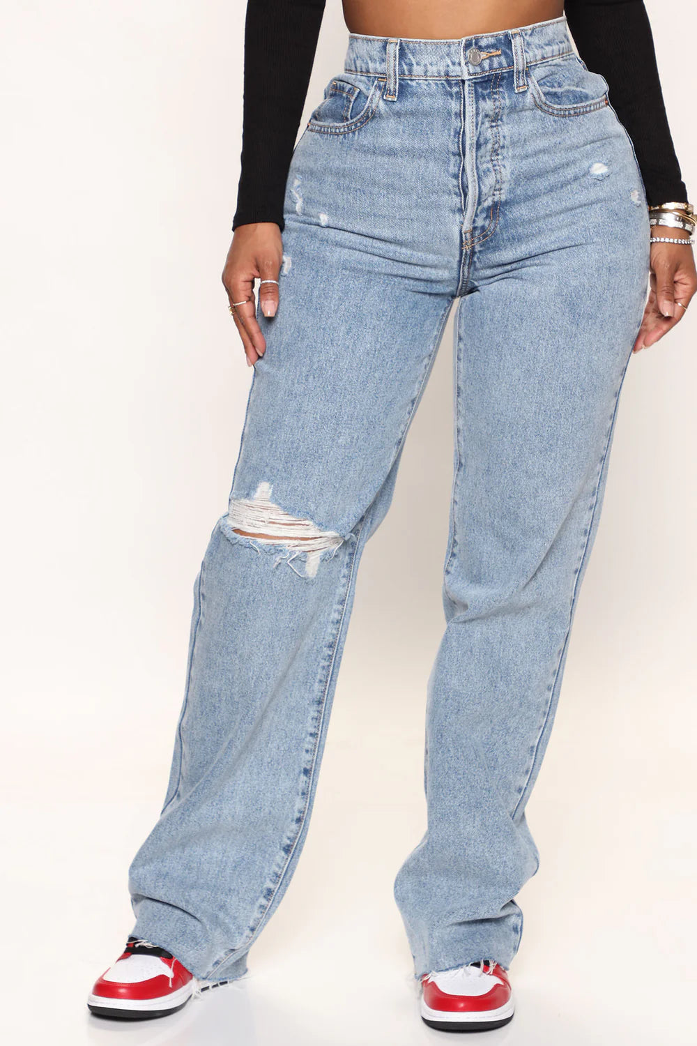 RIPPED STRAIGHT LEG JEANS